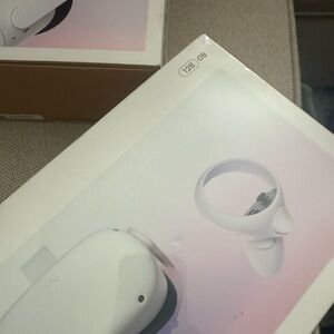 VR Headset with Controllers - White